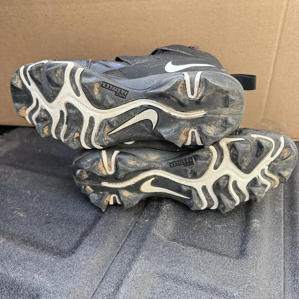 NIKE Force Savage Shark 2 Football Cleats Youth 5.5Y Black White AQ7723-001‎